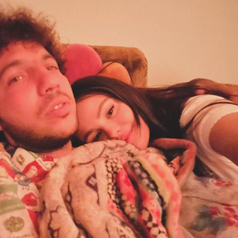 Selena ve Benny'nin aşk anları